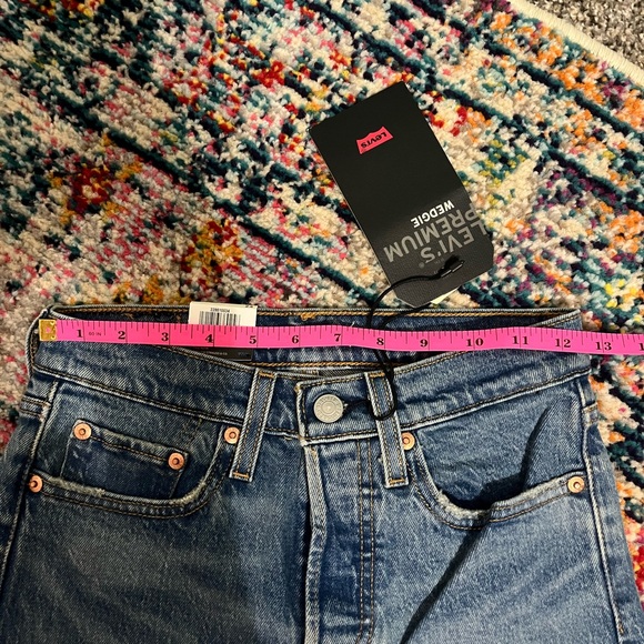 Levi’s Wedgie High Rise Jeans - Picture 6 of 6